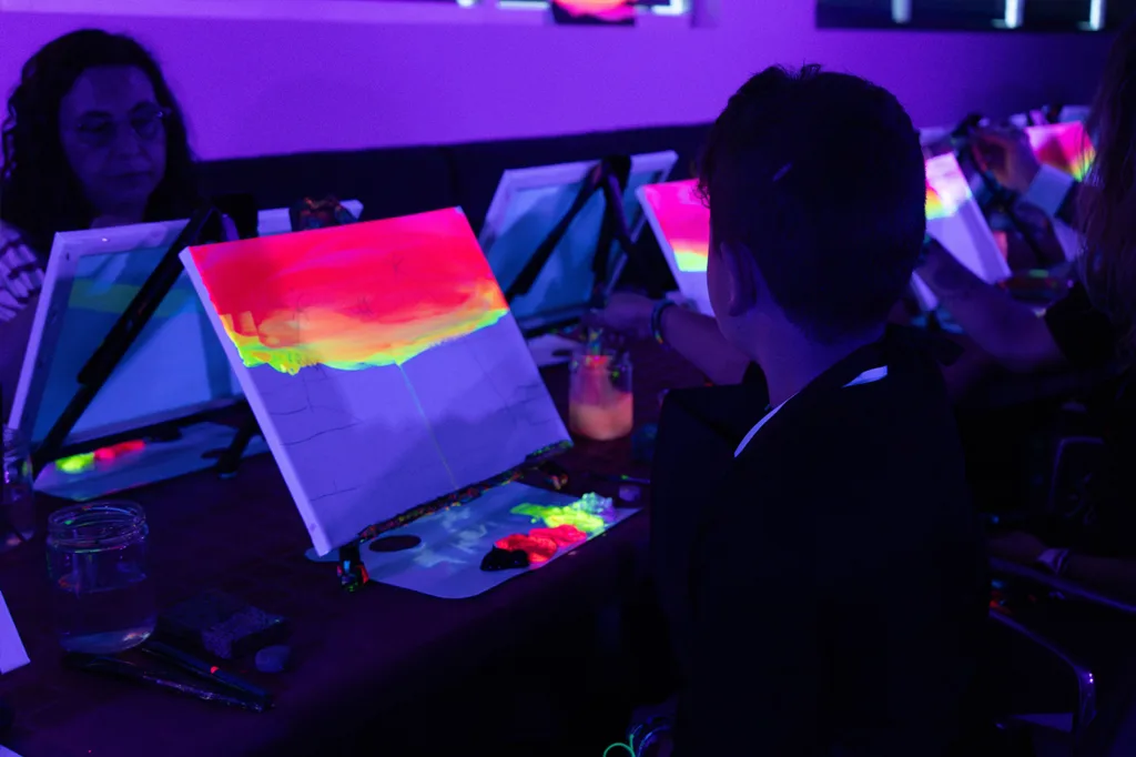 Asociación de Pintores con la Boca y con el Pie Asociación de Pintores con la Boca y con el Pie