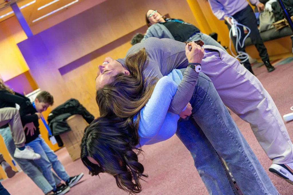 Asociación de Pintores con la Boca y con el Pie Asociación de Pintores con la Boca y con el Pie