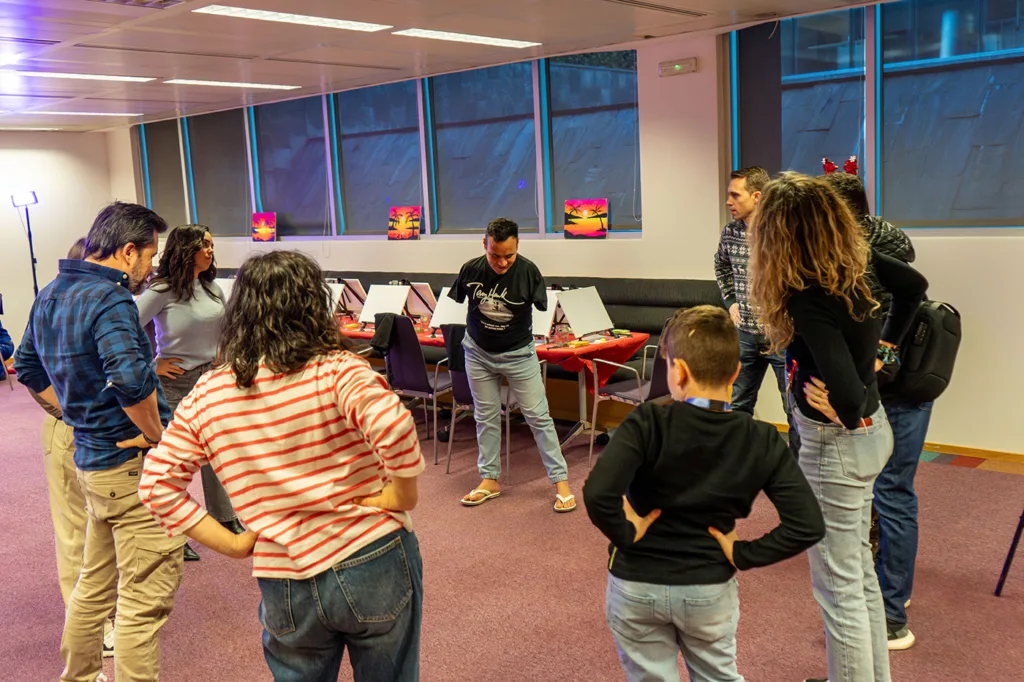 Asociación de Pintores con la Boca y con el Pie Asociación de Pintores con la Boca y con el Pie