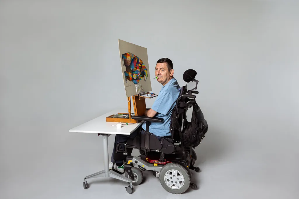 Florín Anghel Asociación de Pintores con la Boca y con el Pie